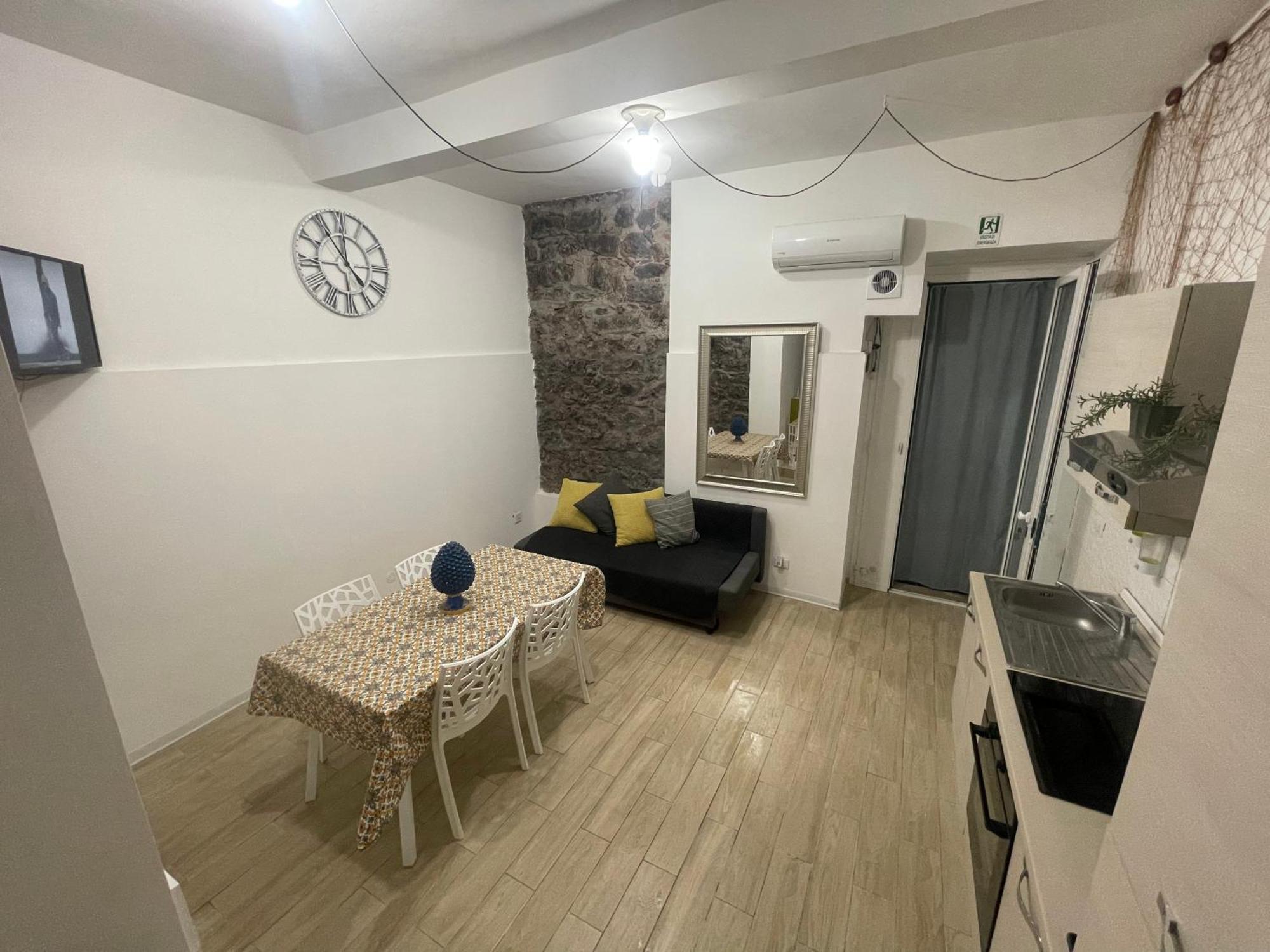 Апартаменты Cortile Corsica 13 Катания Экстерьер фото